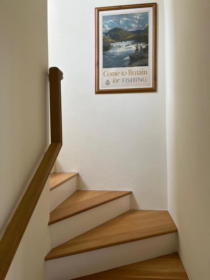 Serene Townhouse With Parking London Exterior photo