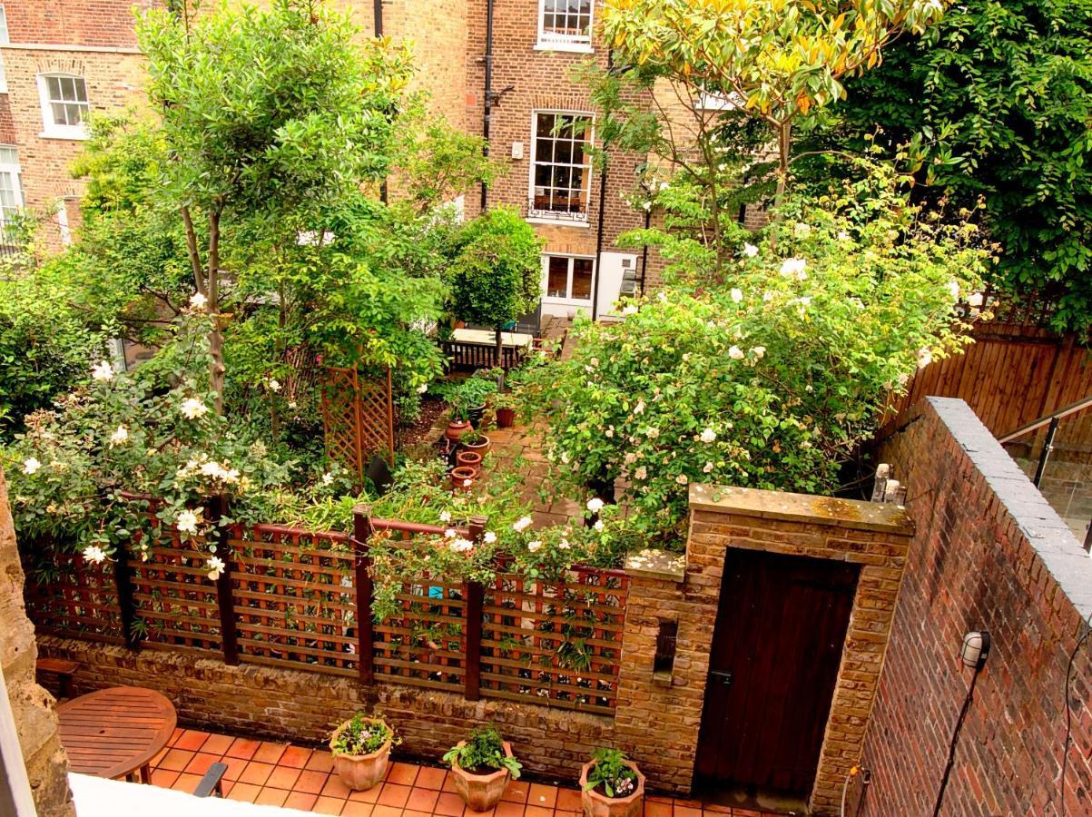 Serene Townhouse With Parking London Exterior photo